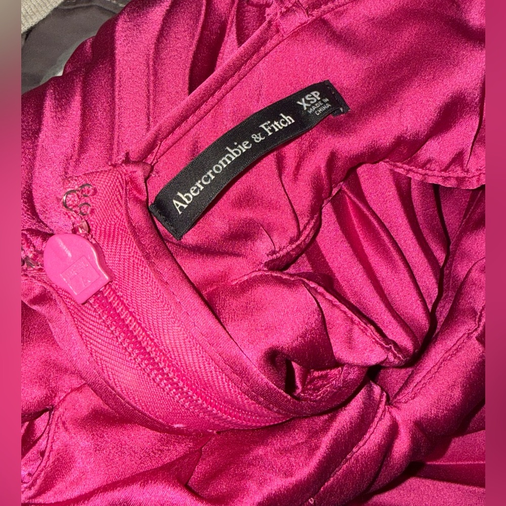 Sold Out Abercrombie Giselle Pleated Dress in Fuchsia/Magenta Size XSP (Petite) - Picture 9 of 9